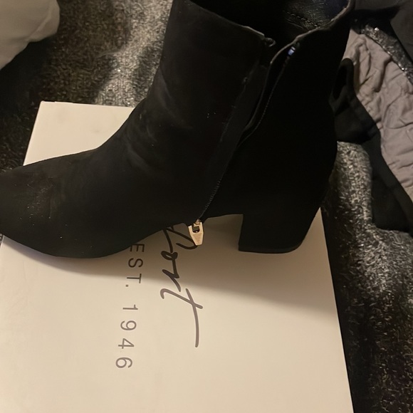Black pointed toes boots - Picture 2 of 5